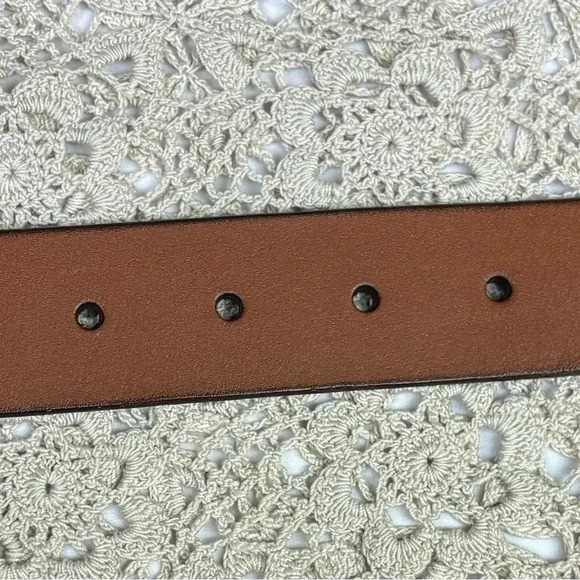 JCrew Gold Oval buckle belt in Italian leather Size XS/SMALL Color Rich Toffee - Picture 2 of 7